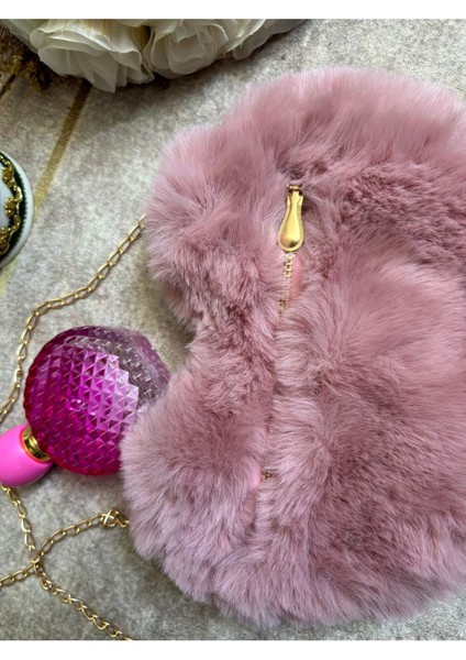 Pembe Kalpli Peluş Çanta, Özel Günler Için Şık ve Sevimli Hediye Seçeneği