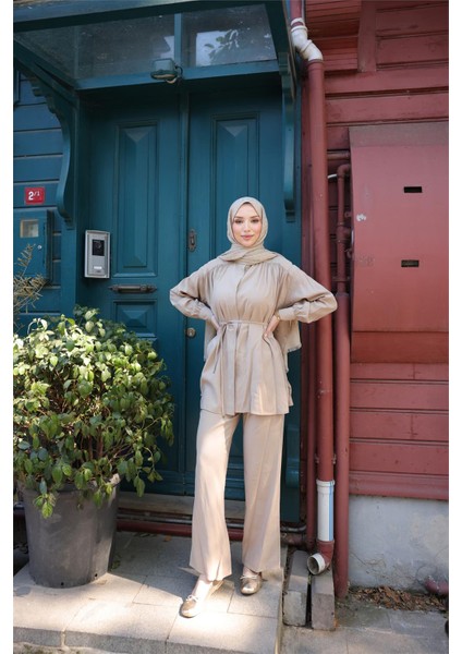 Belden Bağcıklı Büzgülü Kısa Tunik Ikili Tesettür Eşofman Takımı - (38-46) - 71298 - Bej modelleri