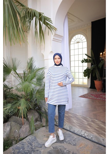 O Yaka Yatay Çizgili Uzun Kollu Kısa Yırtmaçlı Tunik - (38-46) - 71295 - Saks fırsatları
