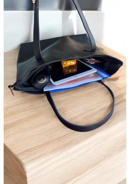 Kadın Büyük Boy Siyah Omuz Çantası, Şık ve Kullanışlı Tasarım fiyatları