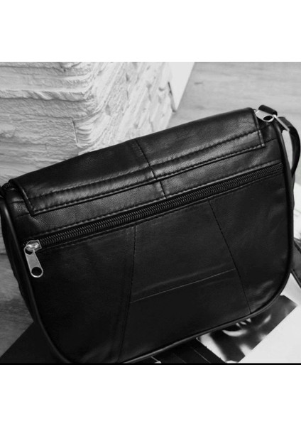 Şık Siyah Kadın Çantası, Küçük Boy, Çapraz Askılı, Hakiki Deri, 21X20X7 cm modelleri