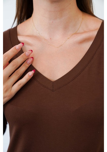 Yumuşak, Rahat ve Şık Viskon V Yaka Tişört-Kahverengi fırsatları