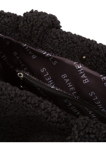 Peluş Siyah Omuz Çantası, Şık ve Rahat Günlük Kullanım Için Mükemmel Seçenek modelleri