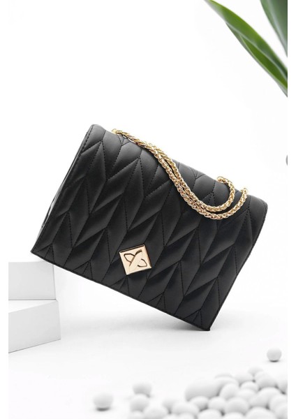 Kadın Altın Renk Zincirli El ve Omuz Çantası, Şık ve Kullanışlı Tasarım