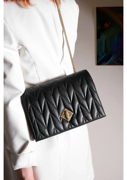 Kadın Altın Renk Zincirli El ve Omuz Çantası, Şık ve Kullanışlı Tasarım fiyatları