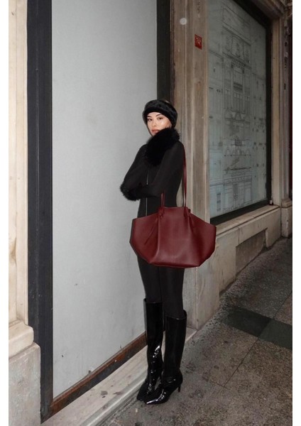 Şık Bordo Omuz Çantası, Günlük Kullanım Için Zarif ve Hafif Tasarım