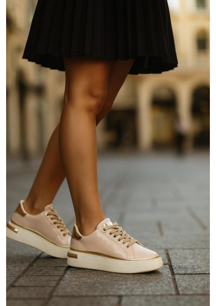 Kadın Ince Şerit Detaylı Kalın Taban Spor Ayakkabı