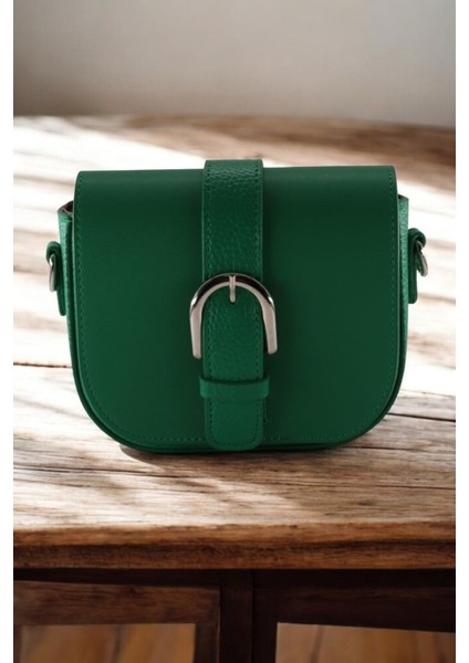 Yeşil Mini Kutu Askılı Omuz Çantası, Çimen Mini Çapraz Çanta, Şık ve Kullanışlı. fiyatları