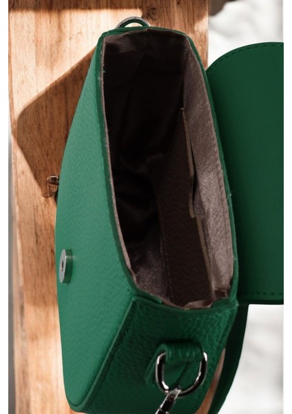 Yeşil Mini Kutu Askılı Omuz Çantası, Çimen Mini Çapraz Çanta, Şık ve Kullanışlı. modelleri