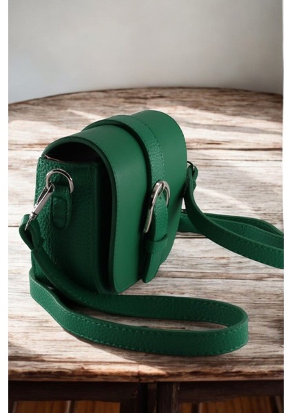 Yeşil Mini Kutu Askılı Omuz Çantası, Çimen Mini Çapraz Çanta, Şık ve Kullanışlı. indirimleri