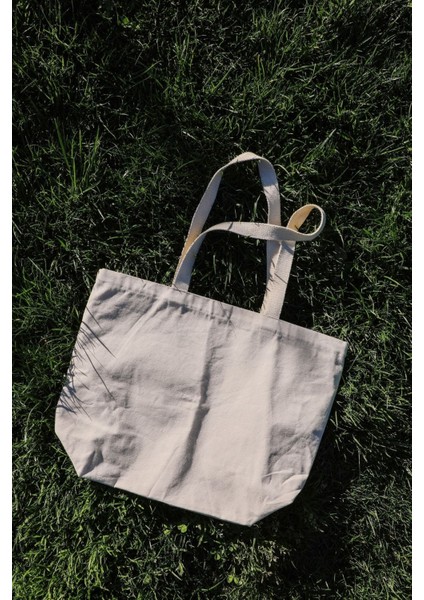 Şık ve Kullanışlı Bej Hafta Sonu Çantası, Hafif ve Dayanıklı Tasarım fırsatları