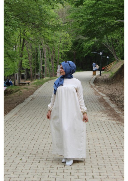 Üstten Fırfırlı Elbise