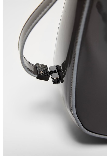 Gri Rugan Kadın Çanta, Şık ve Hafif Tasarım