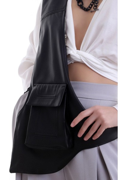 Şık Siyah Çapraz Çanta, Fermuarlı ve Cep Detaylı, Tarz ve Kullanışlı Tasarım modelleri