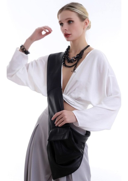 Şık Siyah Çapraz Çanta, Fermuarlı ve Cep Detaylı, Tarz ve Kullanışlı Tasarım fırsatları