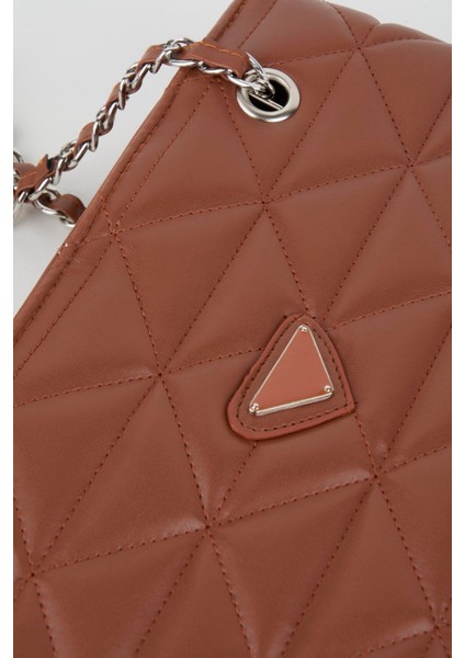 Taba Kapitone 3 Bölmeli Fermuarlı Zincir Askılı Çanta fırsatları