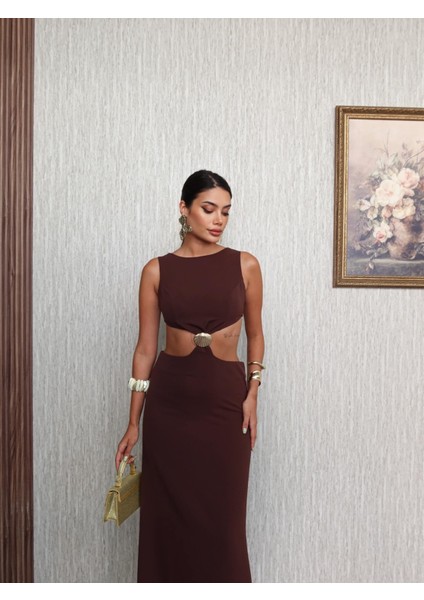 Istiridye Aksesuarlı Bel Dekolteli Elbise fırsatları