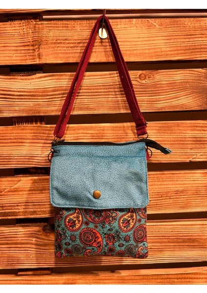 Mavi Bohem Kare Omuz Çantası, Şık ve Özgün Tasarım.