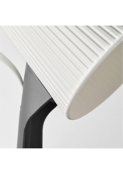 Gri Dekoratif Çalışma Lambası, Şık ve Fonksiyonel Aydınlatma Seçeneği