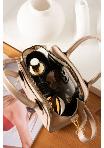 Şık Bej El ve Omuz Çanta, Modern ve Zarif Tasarım, Günlük Kullanım Için Mükemmel Seçim modelleri