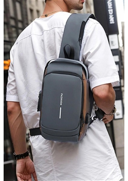 Gri USB Portlu Kilitli Erkek Omuz ve Göğüs Çantası, Su Geçirmez, Günlük ve Seyahat Kullanımı