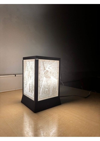 Siyah Modern Tasarım Lamba, Şık ve Kullanışlı Aydınlatma Ürünü