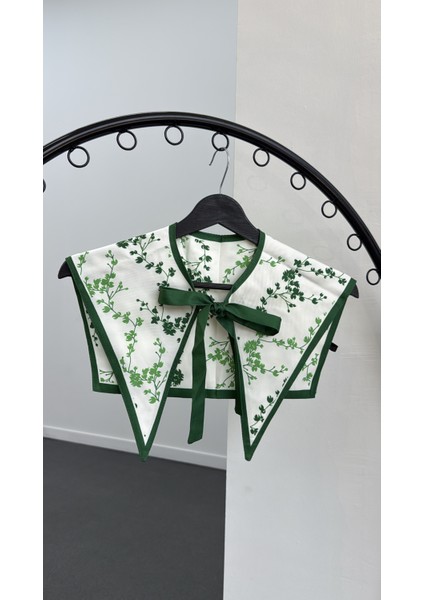 Frezya Yeşil Çiçek Desenli Yaka Fular