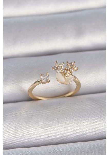 Pirinç Gold Renk Ayarlanabilir Zirkon Taşlı Yıldız Model Kadın Yüzük