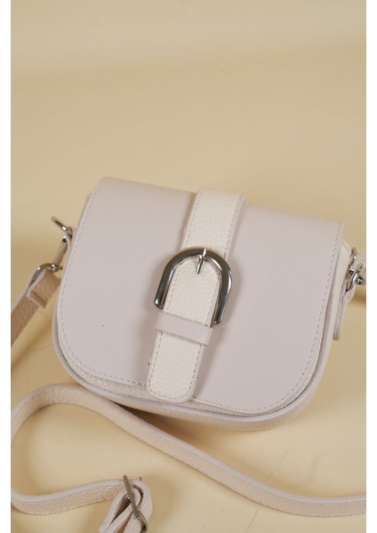 Bej Mini Çapraz Askılı Kadın Çanta, Şık ve Hafif Tasarım modelleri