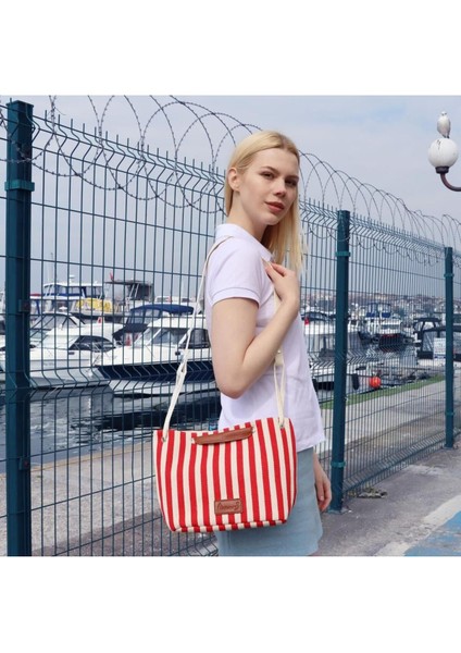 Şık ve Renkli Kadın Çantası, Kullanışlı ve Hafif Tasarım indirimleri