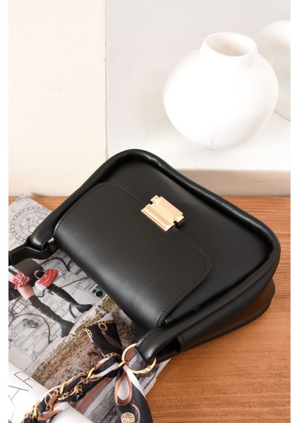 Şık Kadın Omuz Çantası Fular Detaylı, Modern ve Kullanışlı Tasarım modelleri