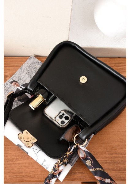 Şık Kadın Omuz Çantası Fular Detaylı, Modern ve Kullanışlı Tasarım indirimleri