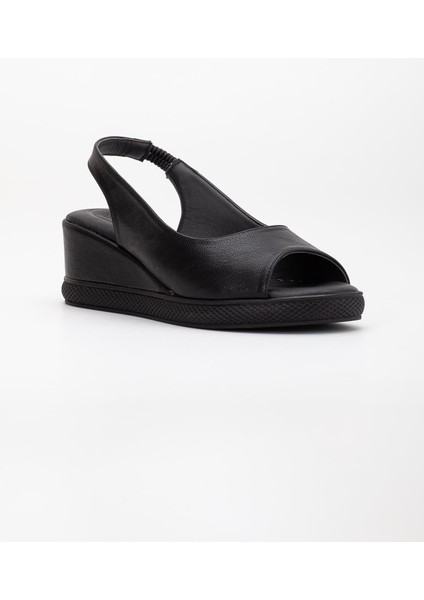 Kadın Dolgu Topuklu Ayakkabı Siyah Yan Kapalı Burun Açık modelleri