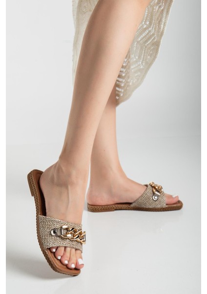 Kadın Düz Topuklu Terlik Vizon Kalın Tek Bant Zincir Aksesuarlı Hasır