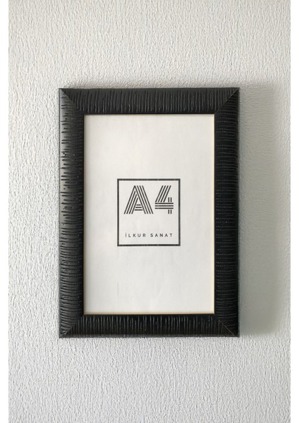 A4 Boyutunda (21X30) Siyah Taraklı Çerçeve