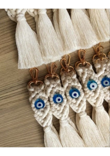 Canlı Turuncu Makrome Anahtarlık, Şık ve Doğal Detaylar ile Tarzınızı Tamamlar