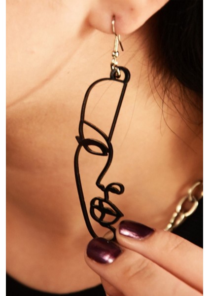 Kadın Siyah Parlak Pleksi Yüz Desenli Çift Küpe, Şık ve Modern Tasarım fiyatları