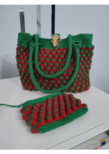 El Yapımı Orta Boy Çilek Desen El ve Kol Çantası Mini Cüzdanlı fiyatları