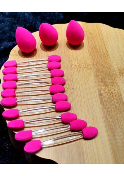 Far Fırçası ve Minik Makyaj Süngeri