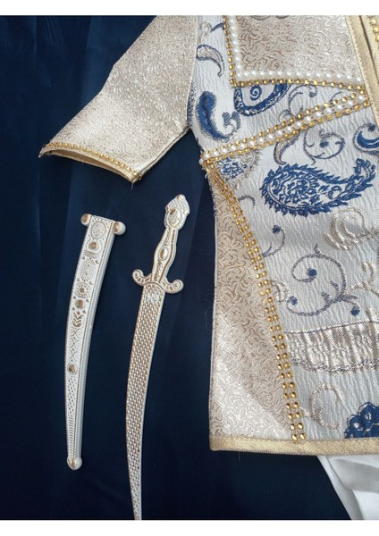 Şık ve Rahat Bebek Elbisesi, Bej Renk, Küçükler Için Özel Tasarım