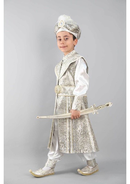 Çok Renkli Sünnet Takımı, Çocuklar Için Neşeli ve Renkli Tasarım