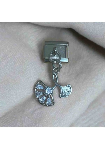 Zirkon Taşlı Yelpaze Detaylı Charm