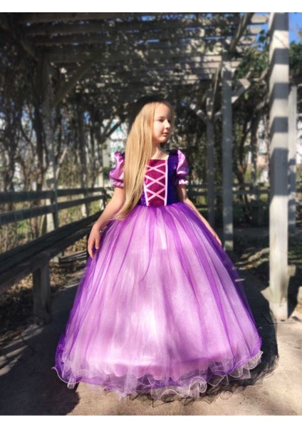 Mor Renkli Güzel Rapunzel Temalı Kostüm, Şık ve Rahat Seçenek.