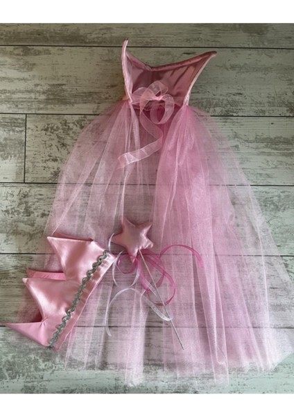 Rüya Gibi Prenses Kostüm Seti, Pembe Pelerin, Taç ve Değnek ile Hayaller Gerçekleşiyor