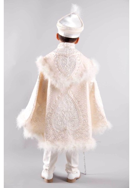 Erkek Çocuk Bej Pelerinli Sünnet Takımı, Şık ve Rahat Tasarım. modelleri