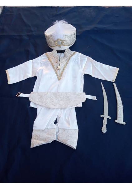 Sevimli ve Şık Bej Sünnet Kıyafeti, Özel Anlar Için Ideal Seçim modelleri