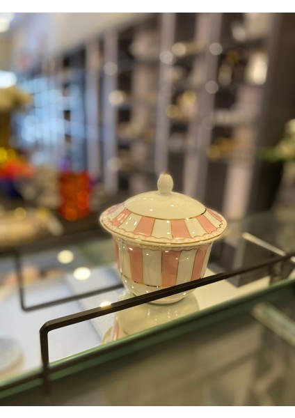 Pembe Çizgili Kapaklı Renkli Şekerlik, Şık ve Kullanışlı Dekoratif Ürün
