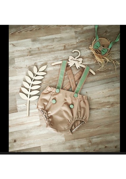 Küf Yeşili Sütlü Kahve Bebek Romper, Rahat ve Şık Tasarım