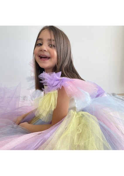 Renkli Unicorn Kostüm Doğum Günü Elbisesi, Şık ve Eğlenceli Giyim Seçeneği