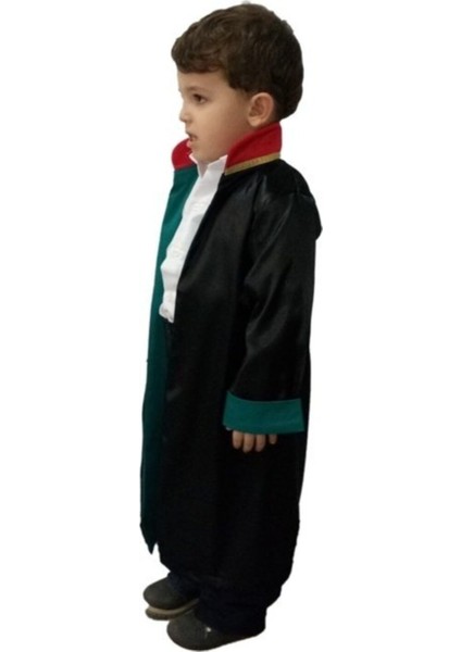 Şık Siyah Avukat Kıyafeti, Zarif ve Rahat Tasarım